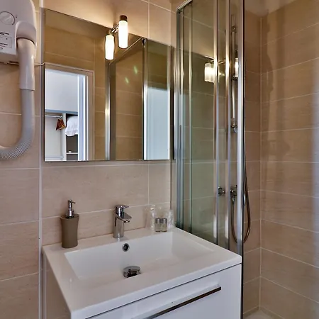 호텔 La Florida 2*