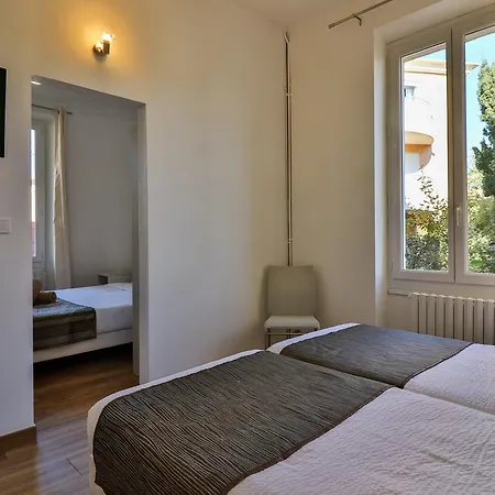 호텔 La Florida 2*